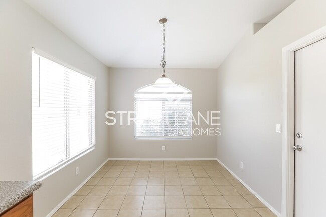 Building Photo - REDUCED!