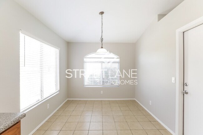 Foto del edificio - REDUCED!