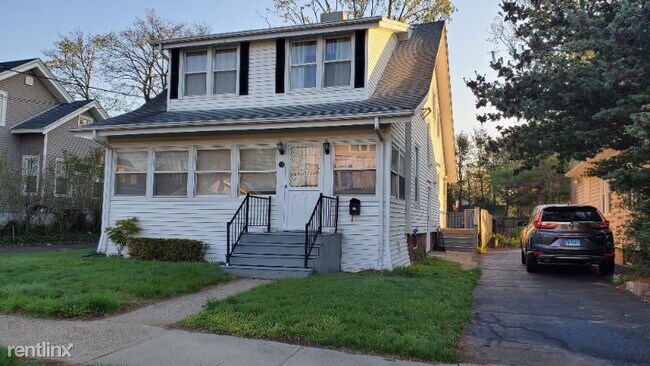 Building Photo - 4 br, 2.5 bath House - 47 FRANCIS ST