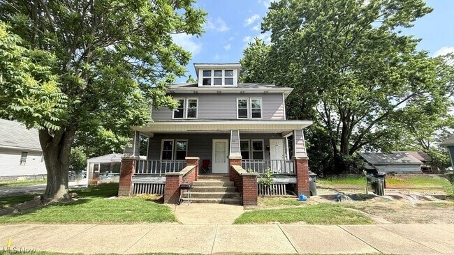 Foto del edificio - 1083 Stroman Ave