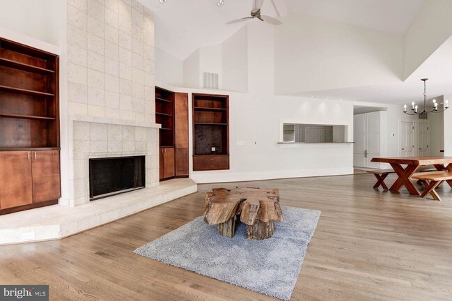 Foto del edificio - 8513 Horseshoe Ln
