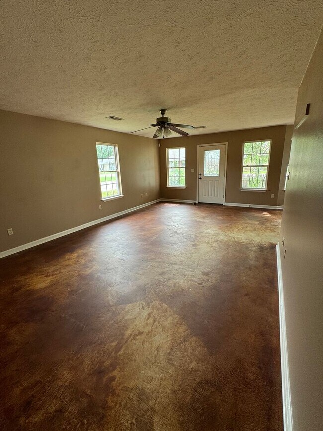 Foto del edificio - 42 Robbye Ln