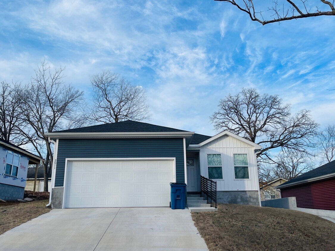 2011 Salem St, Joplin, MO 64801 House Rental in Joplin, MO
