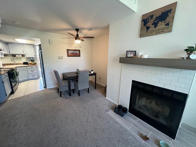 Foto del edificio - 1885 S Quebec Way