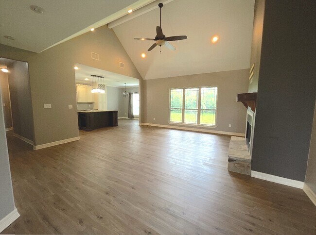 Building Photo - 125 Collier Dr
