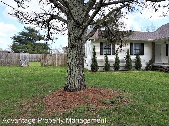 Building Photo - 3 br, 2 bath House - 125 Monique Dr