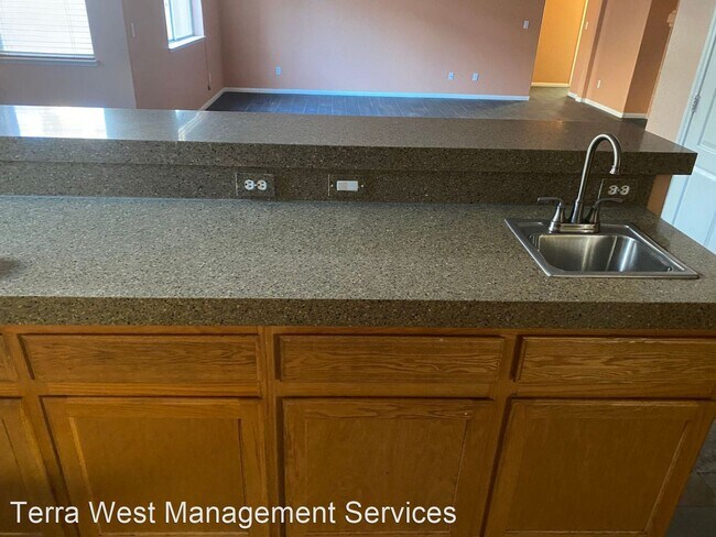 Foto del edificio - 5 br, 3 bath House - 1250 Lime Point St.