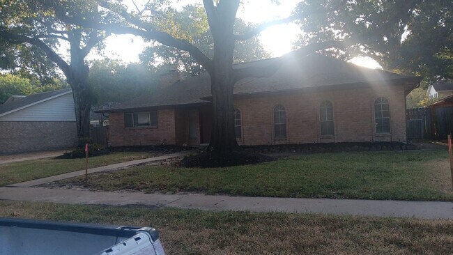 Building Photo - 4526 Turf Valley Dr