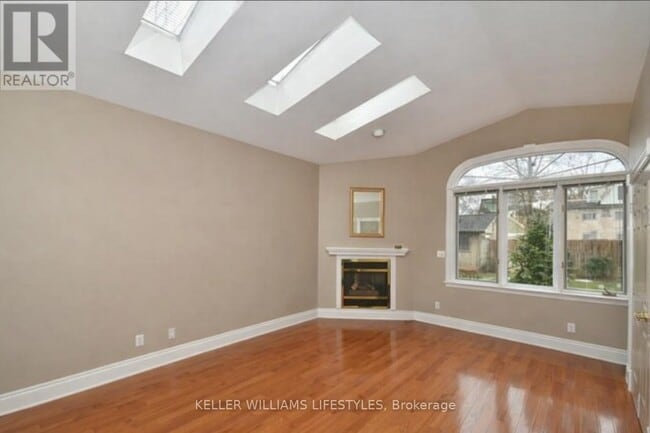 Building Photo - 303 Pall Mall St