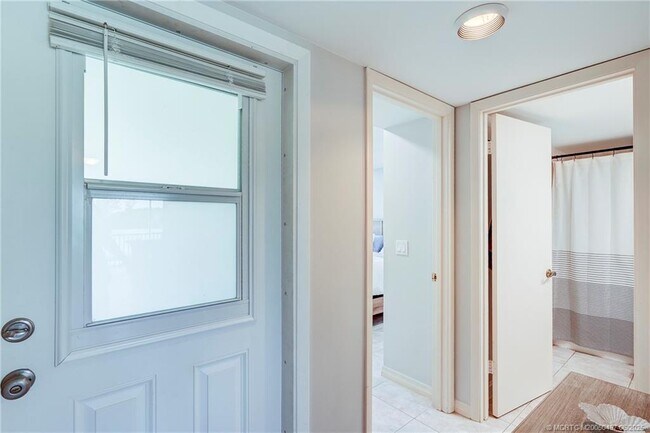 Foto del edificio - 5539 NE Gulfstream Way