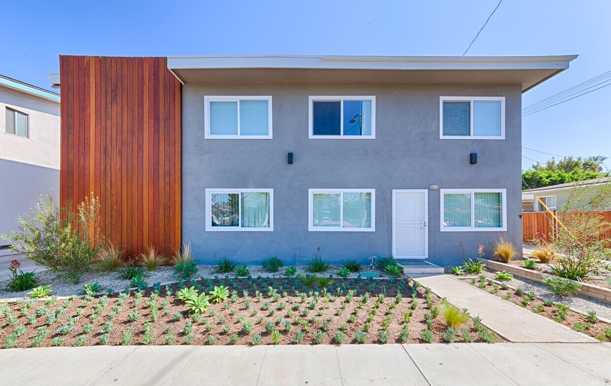 Foto principal - 2320 E 6th St