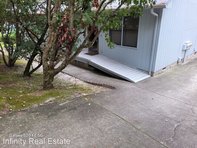 Building Photo - 2 br, 1 bath House - 1407 Briarcliff Drive