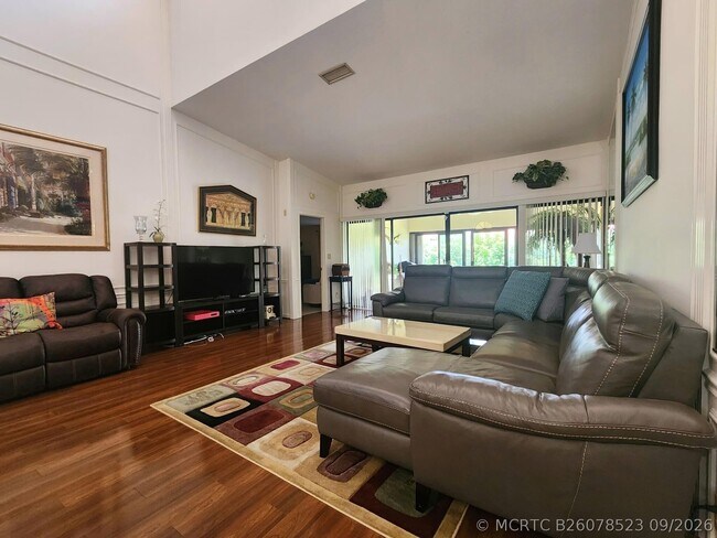 Building Photo - 2649 Emerald Way Cir