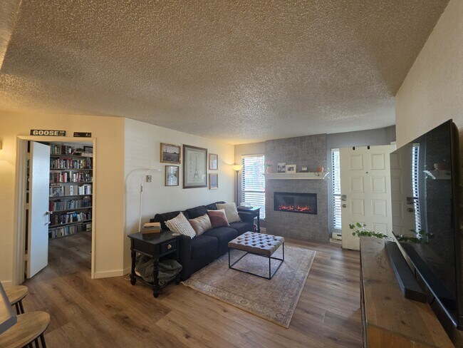 Foto del edificio - 2700 S White Mountain Rd