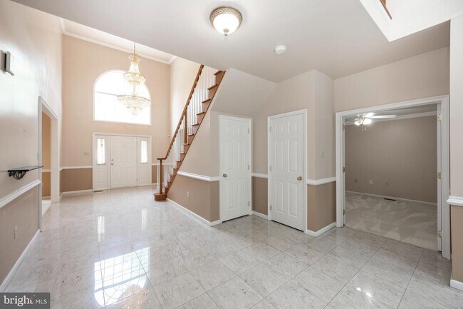 Building Photo - 103 Nevermore Cir