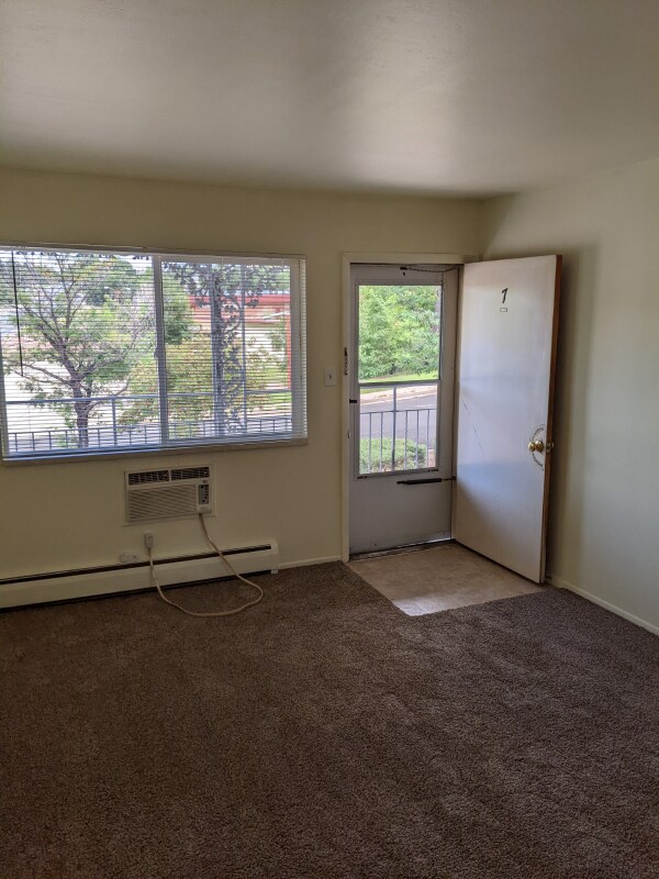 Building Photo - 1424 Stanley Ln