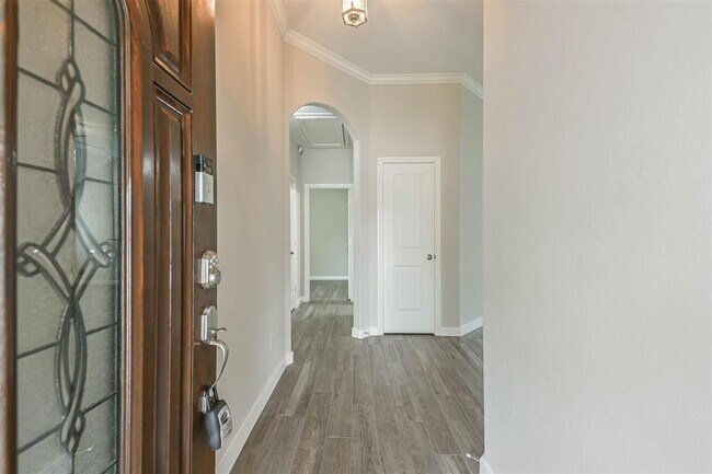 Foto del edificio - 13706 Drakeford Ct