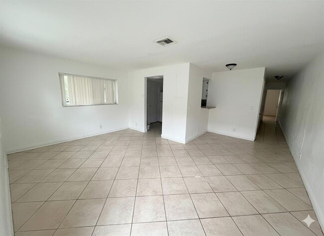Building Photo - 7701 SW 10th St