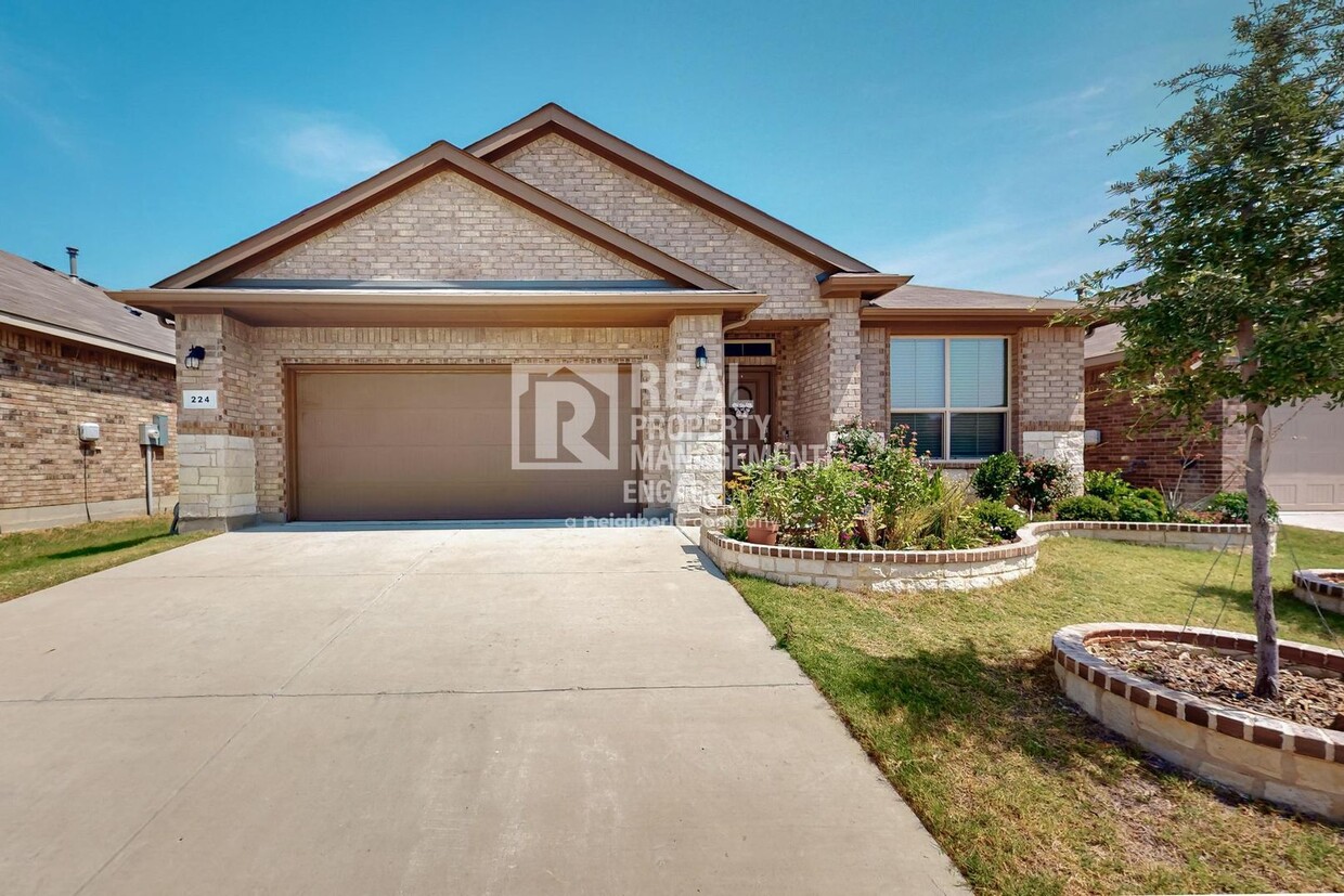 Primary Photo - Gorgeous 3 Bedroom Home with Appliances Av...