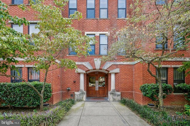 Foto del edificio - 649 C St SE