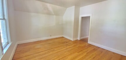 Building Photo - 218 N Oakland Ave