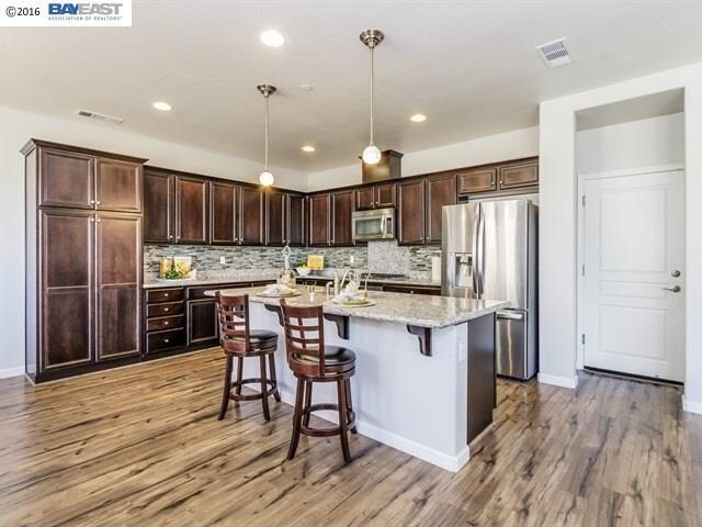 Building Photo - 4775 N Spago Dr