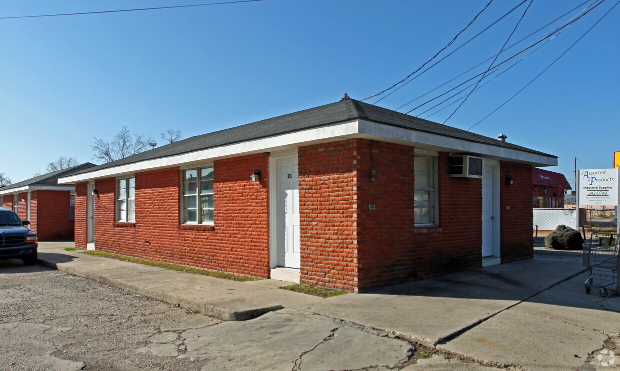 Primary Photo - 8620 Chef Menteur Hwy