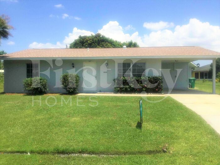 Foto principal - 687 Southwest Heather Street