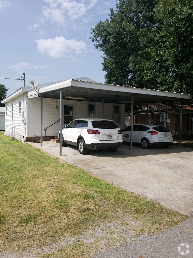 Building Photo - 105 Rayland St