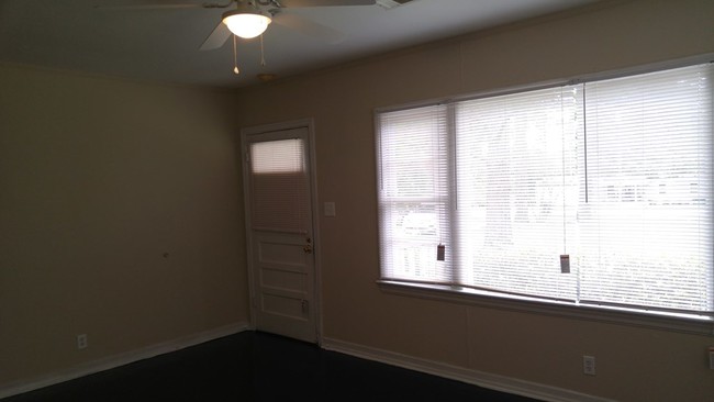 Building Photo - 315 Pinson Rd