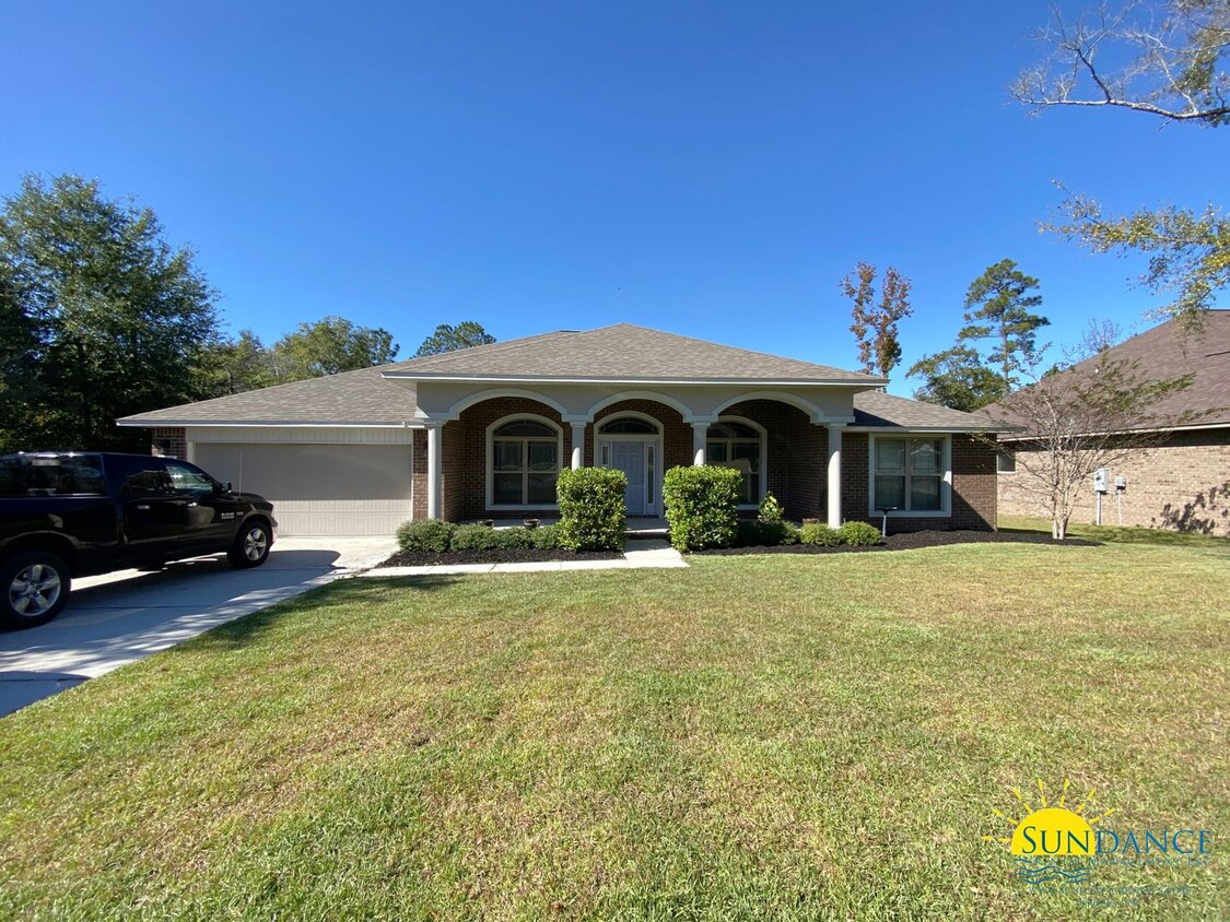 Primary Photo - 4 Bedroom 3 Full Bathroom Beautiful home i...