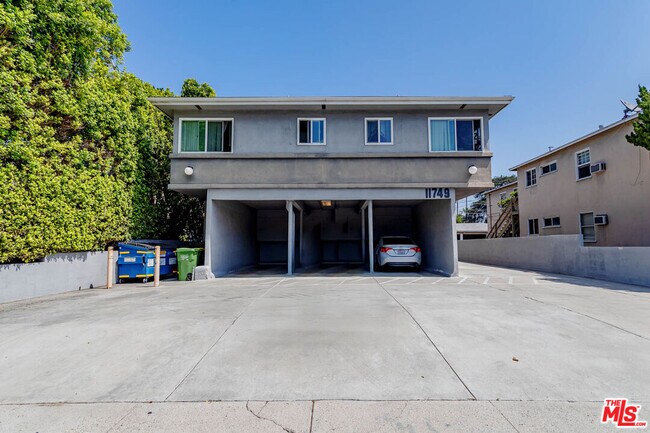 Foto del edificio - 11749 Riverside Dr