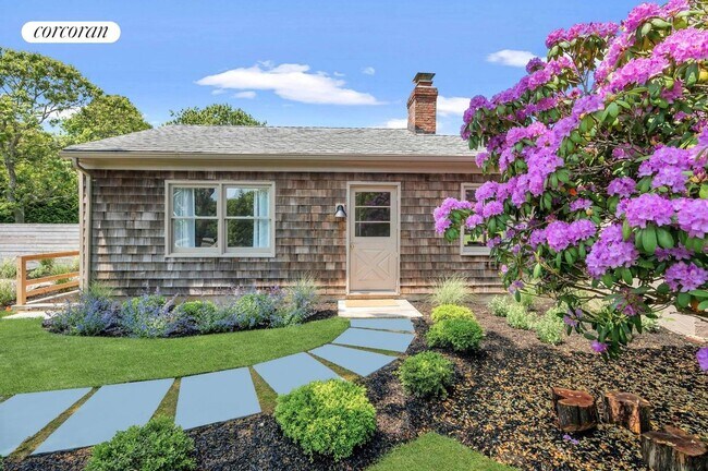 Foto del edificio - 5 Cranberry Hole Rd