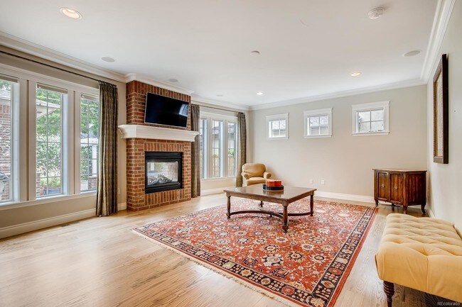 Foto del edificio - 726 N Locust St