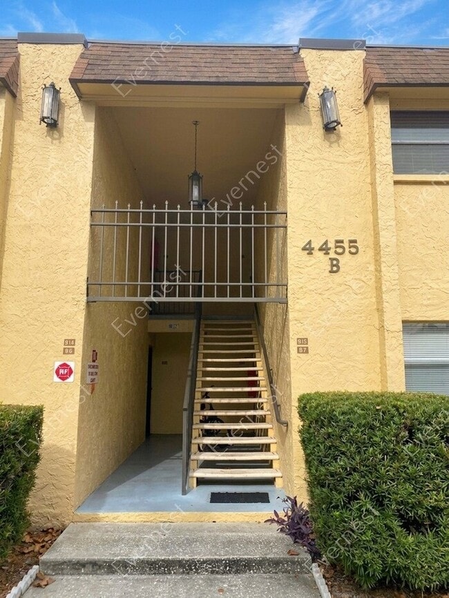 Building Photo - 4455 38th Terrace N