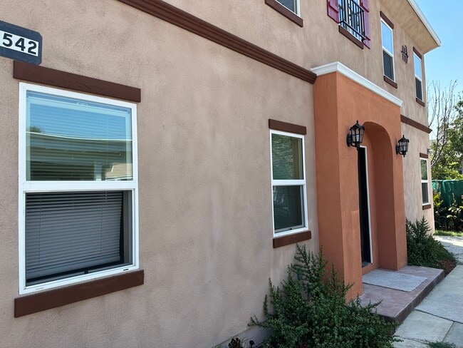 Building Photo - 1542 S Towne Ave
