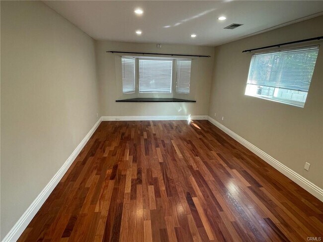 Foto del edificio - 18650 Vintage St