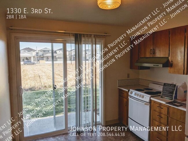 Foto del edificio - 1330 E 3rd St