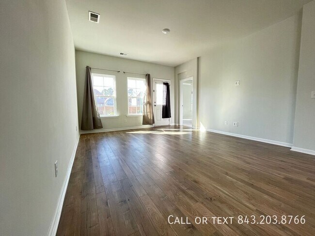 Foto del edificio - 105 Sequoia Ln