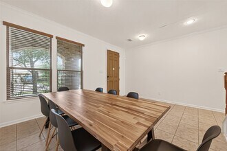 Building Photo - 11006 Jacob Crossing Dr