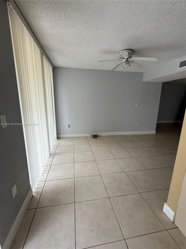 Foto del edificio - 11780 SW 18th St