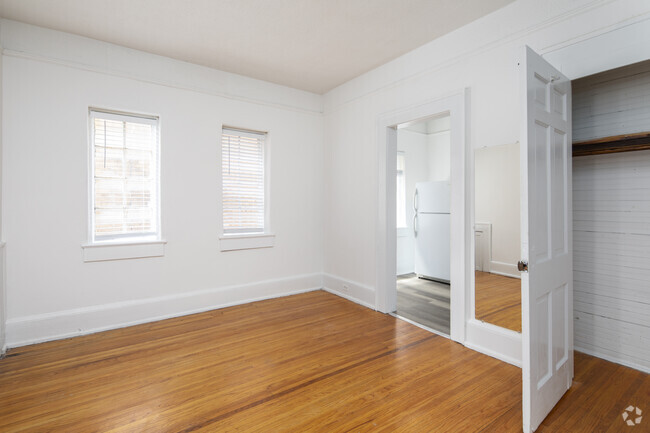 1HAB, 1BA - 700 ft² - Montrose and Montclair Apartments