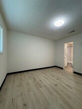 Building Photo - 1319 Brenda Ln