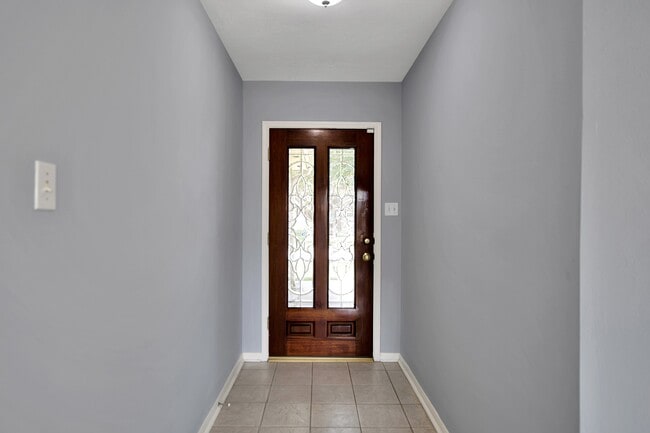 Foto del edificio - 18234 Drum Heller Ln