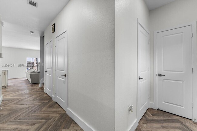Foto del edificio - 914 SE 18th St