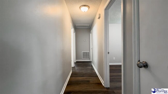 Building Photo - 1109 E Macree Terrace