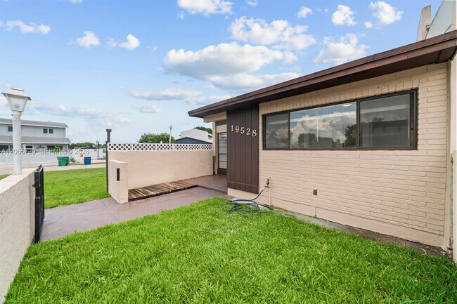 Foto del edificio - 19528 NW 55th Cir Pl