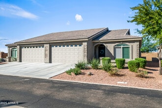 Building Photo - 3117 S Signal Butte Rd