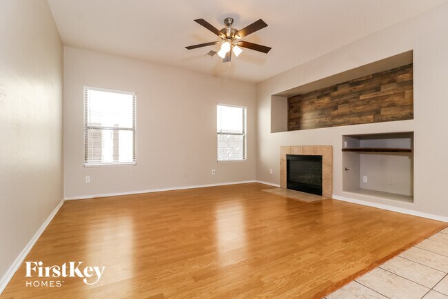 Foto del edificio - 12841 W Clarendon Ave