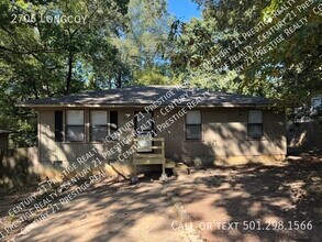 Building Photo - 2706 Longcoy St